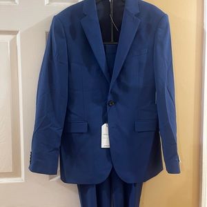 NWT Men’s Extra Slim Express Suit in Dark Blue.